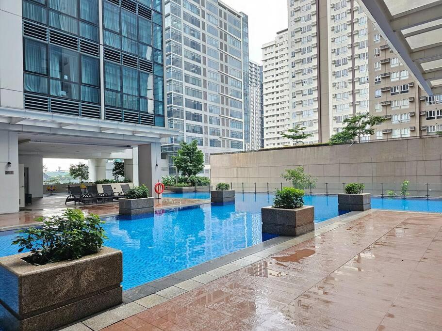 One Uptown Bgc Modern & Spacious, Great Location, 200Mbps & Washer Apartment Manila Exterior photo