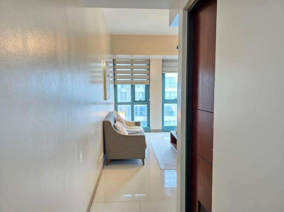 One Uptown Bgc Modern & Spacious, Great Location, 200Mbps & Washer Apartment Manila Exterior photo